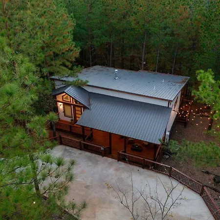 Cozy Cabin Perfect For Couples